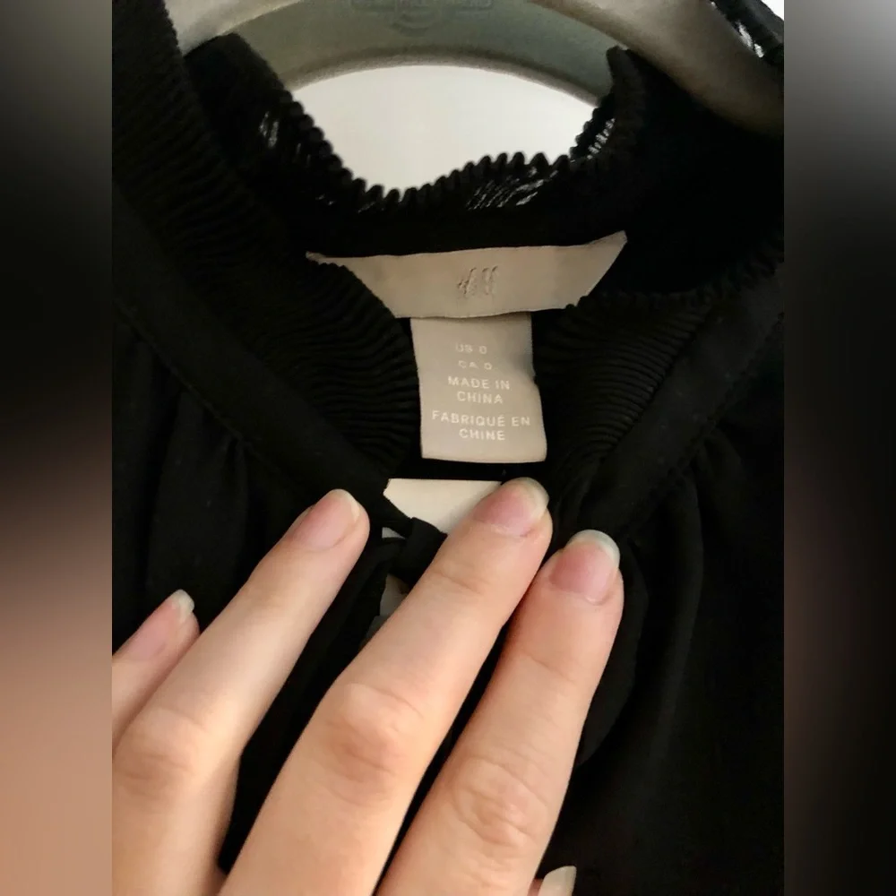 NWT H&M Black High Tie Neck Dress With Ruffle & Stunning Details - Size 0 - Picture 9 of 15